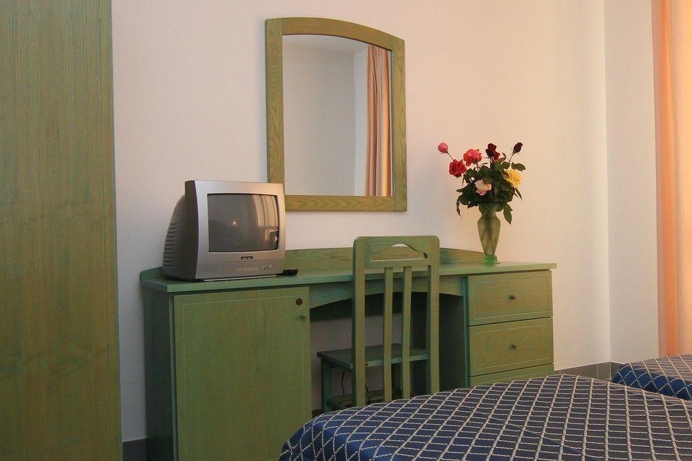 Hotel Cala Dei Pini Porto Pino Extérieur photo
