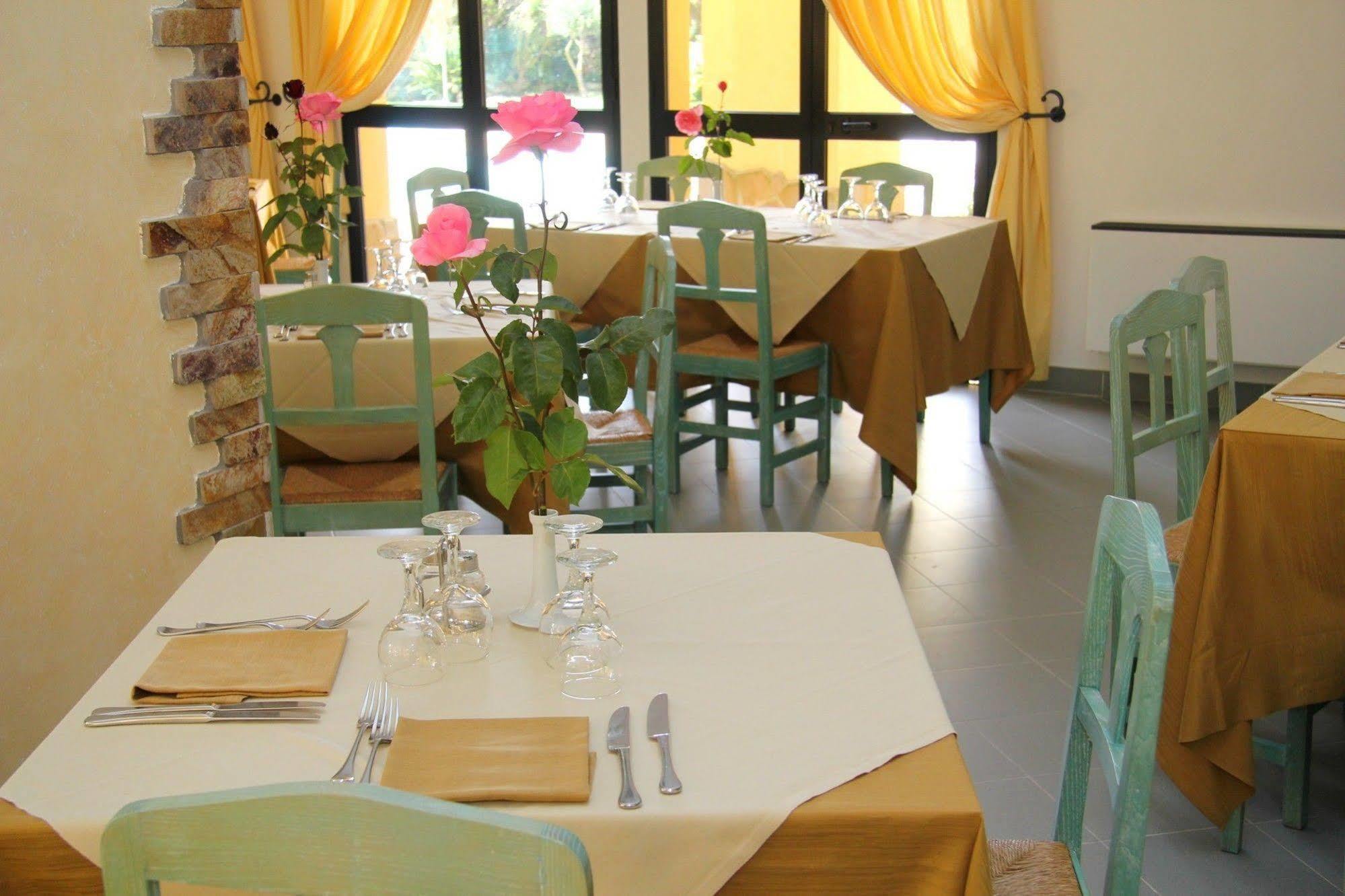 Hotel Cala Dei Pini Porto Pino Extérieur photo