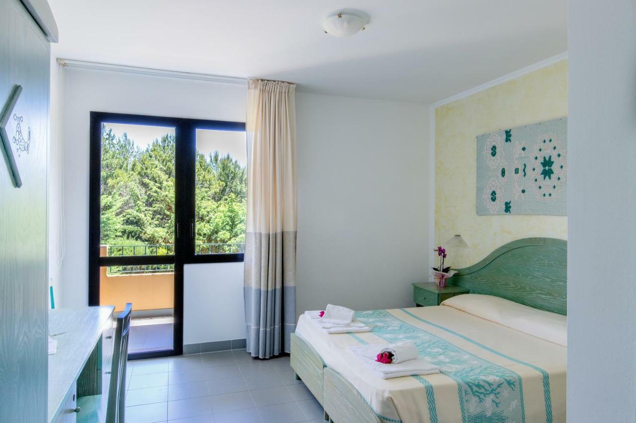 Hotel Cala Dei Pini Porto Pino Extérieur photo