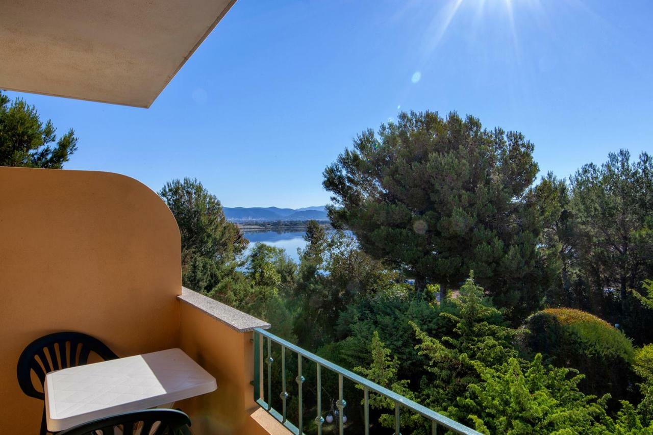 Hotel Cala Dei Pini Porto Pino Extérieur photo